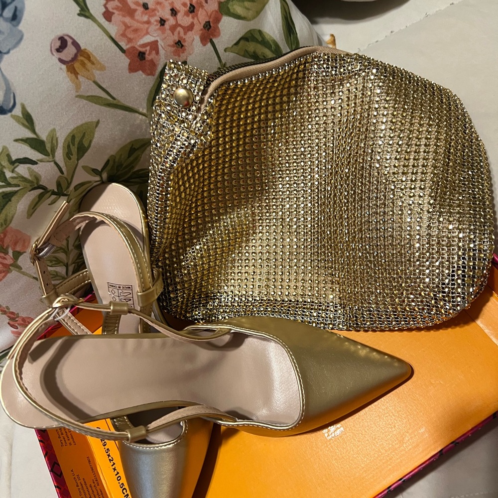 Metallic Gold Pointed Slingback Heels - Picture 3 of 3